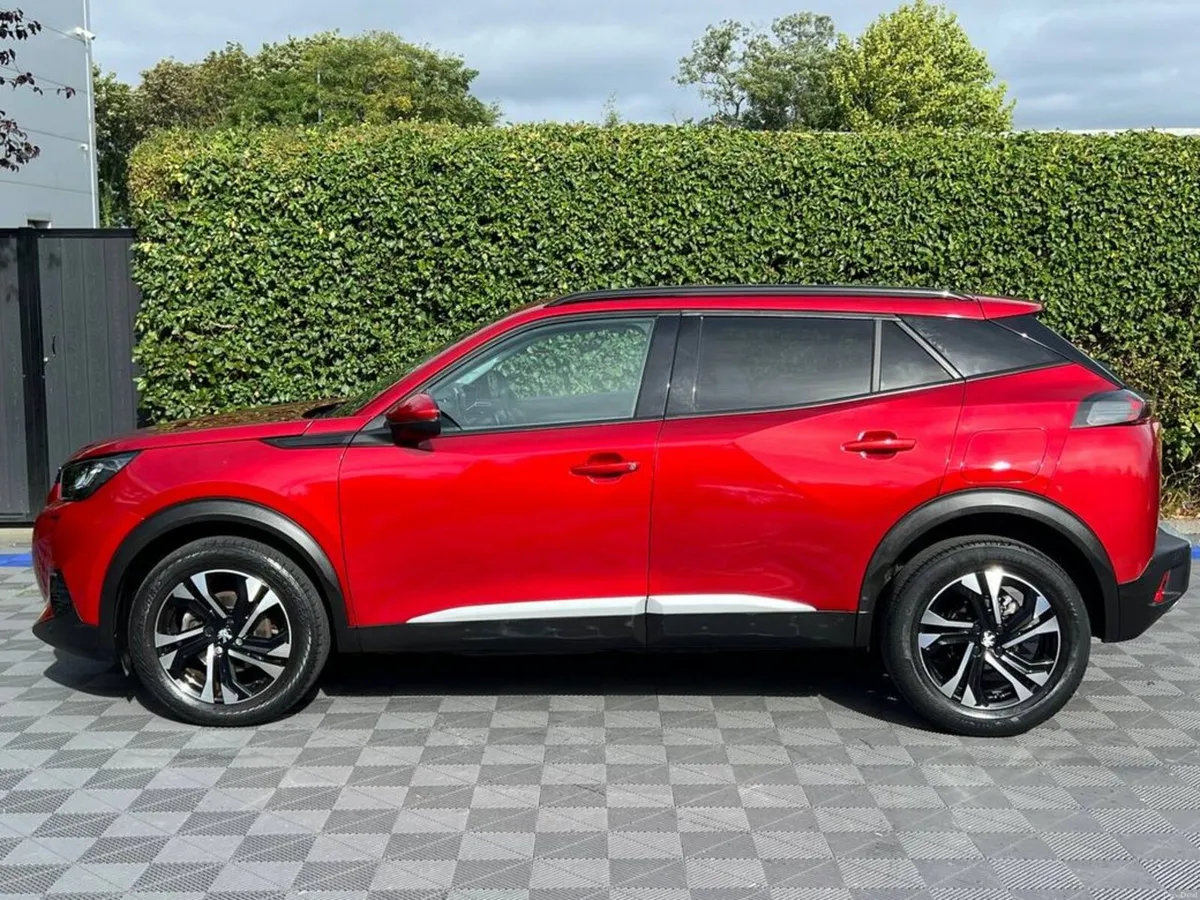 Peugeot 2008 ALLURE PREMIUM PURETECH 1.2 AUTO // D - Image 3
