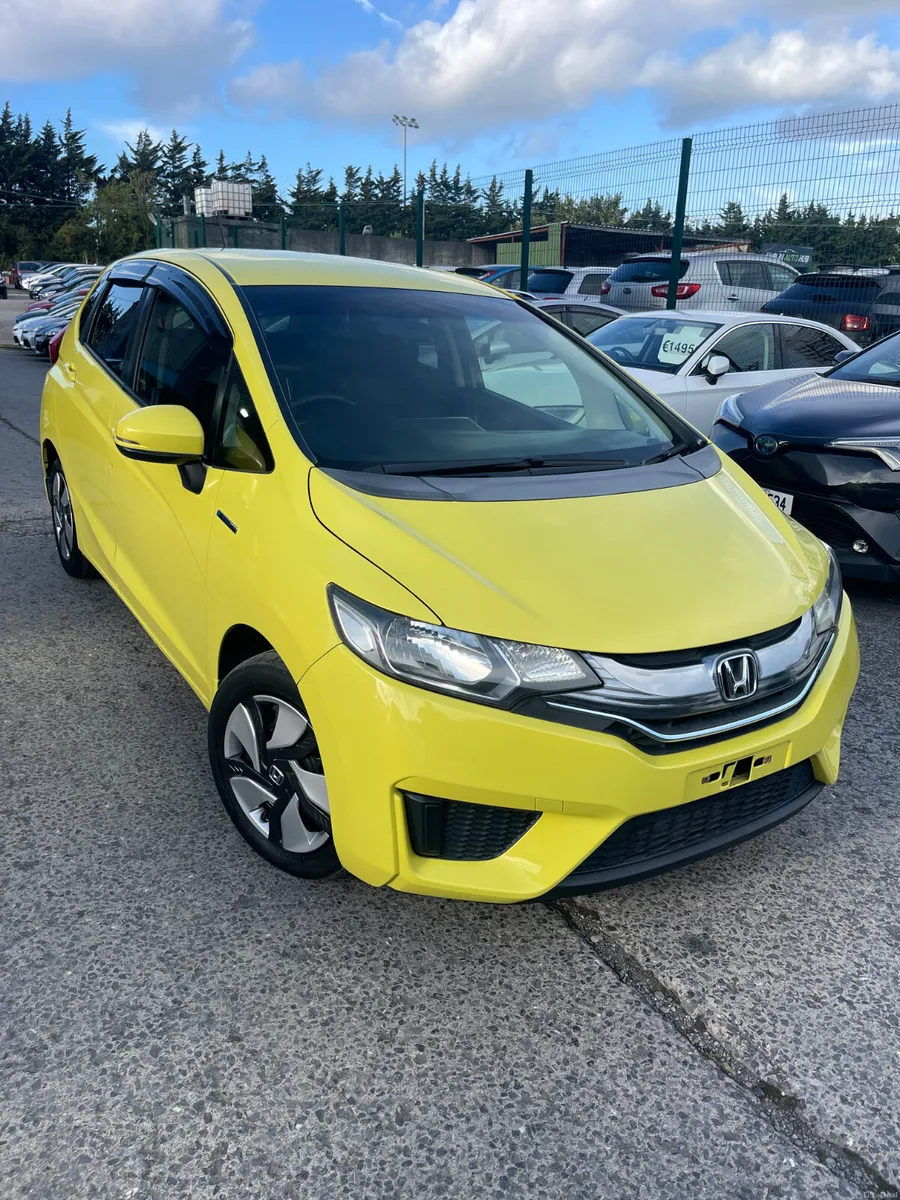 2015 Honda Fit hybrid automatic - Image 1