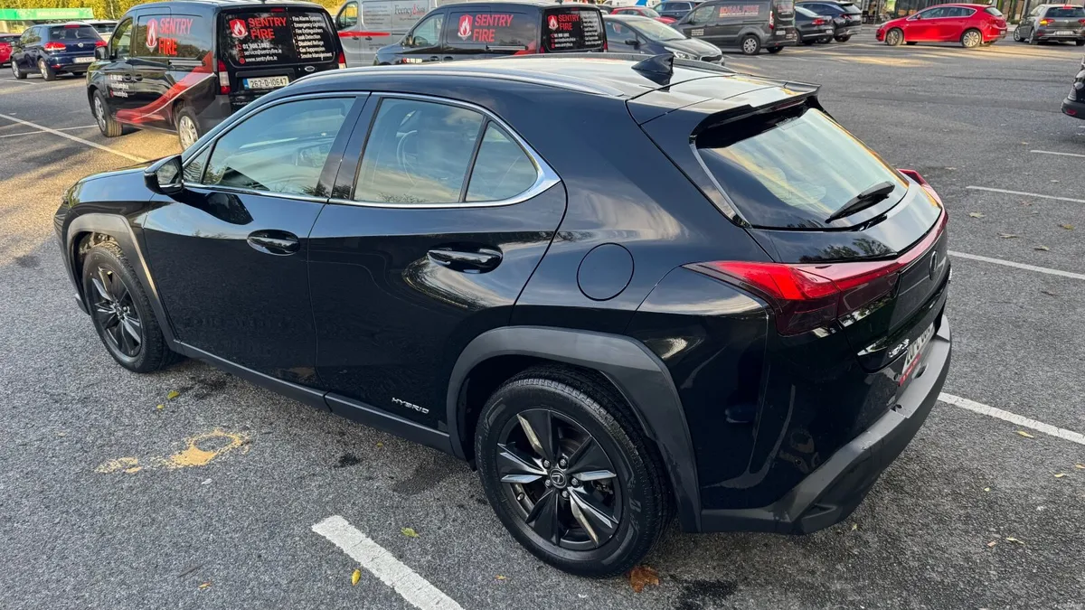 Lexus UX 2020 - Image 3