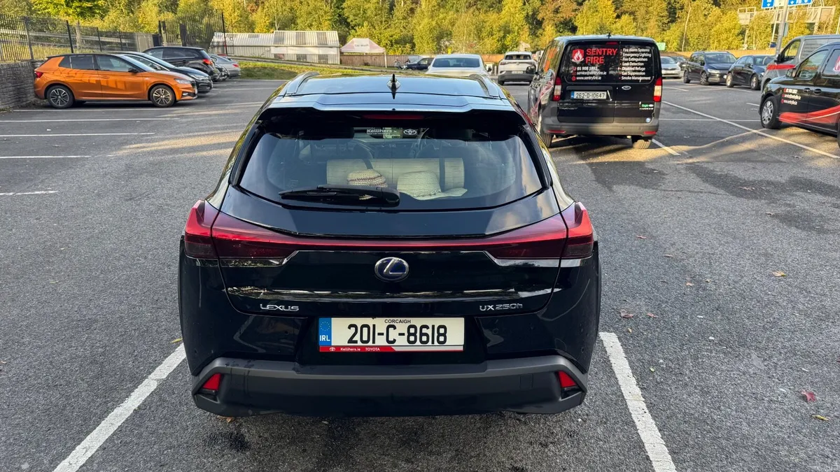Lexus UX 2020 - Image 4