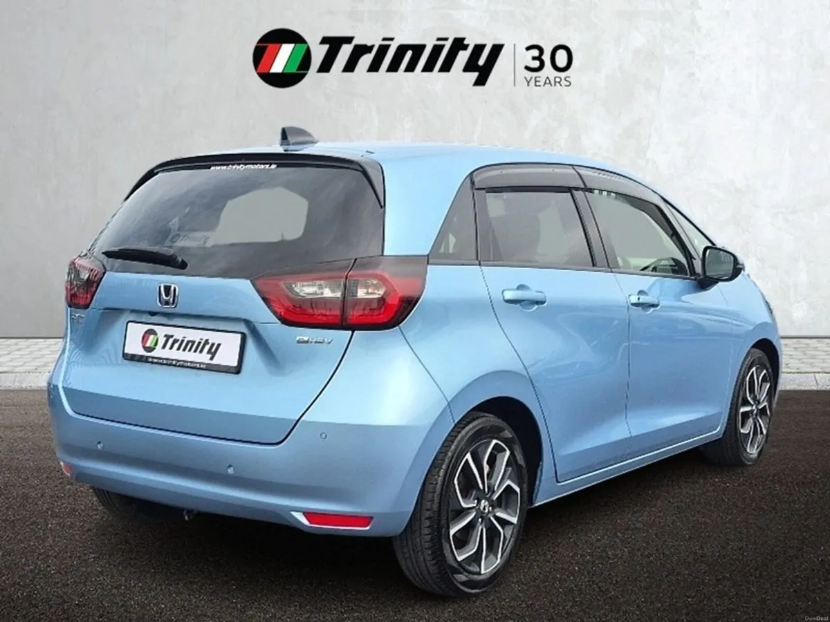 Honda Fit ** HYBRID ** GREAT VALUE ** STUNNING CAR - Image 3