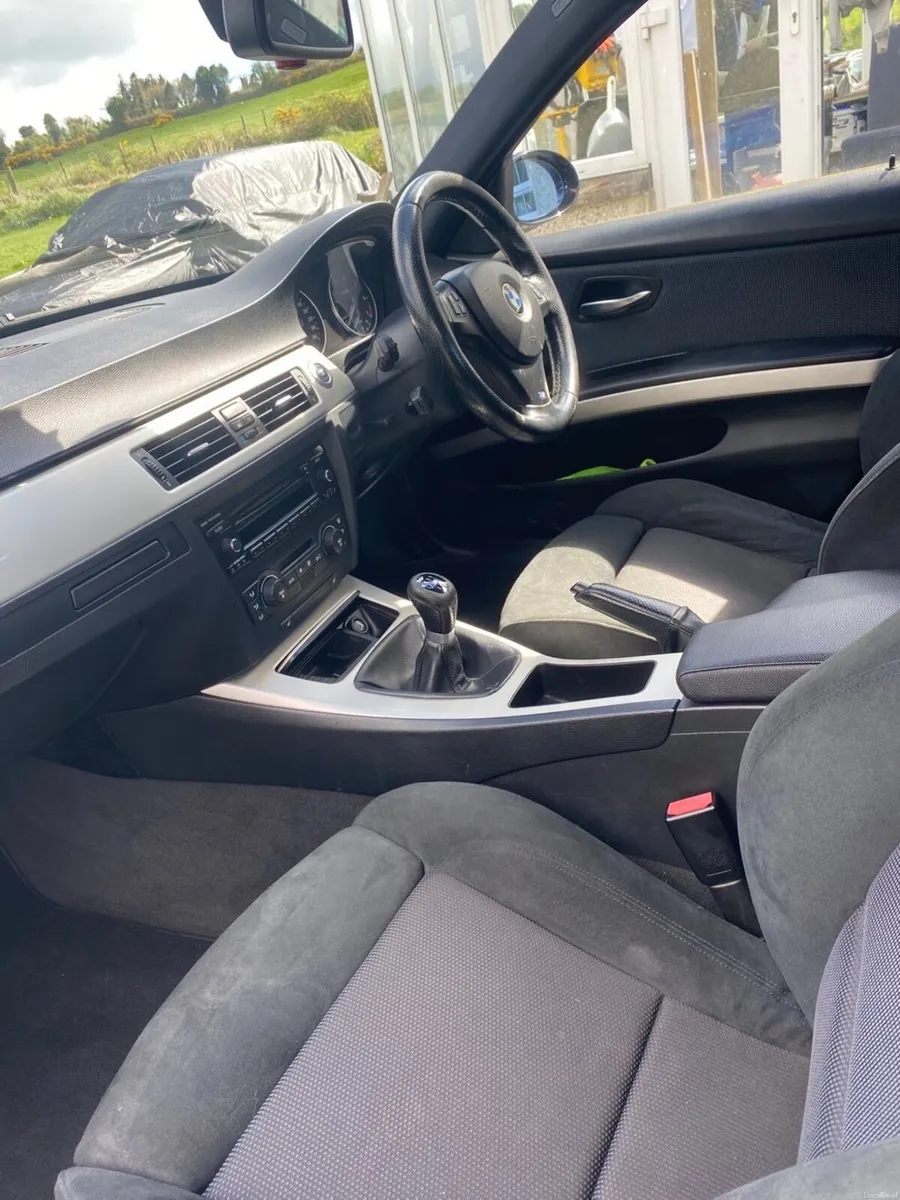 2006 BMW 3-Series - Image 2