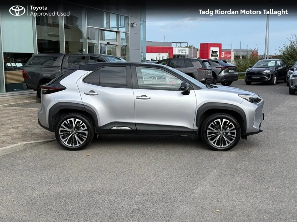 Toyota Yaris Cross HEV SOL - Image 3
