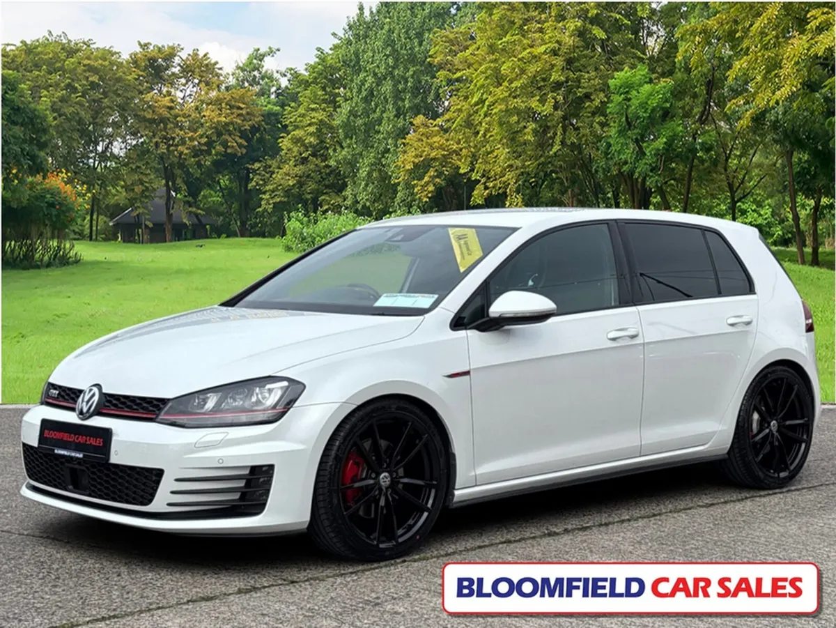 Volkswagen Golf GTI 2.0 , DSG // ULTRA LOW MILEAGE - Image 3