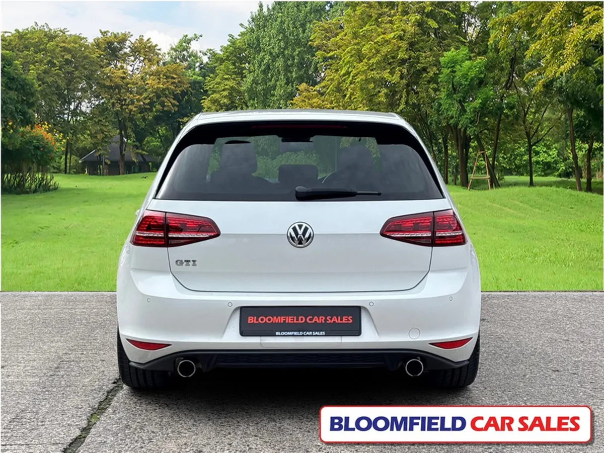 Volkswagen Golf GTI 2.0 , DSG // ULTRA LOW MILEAGE - Image 6