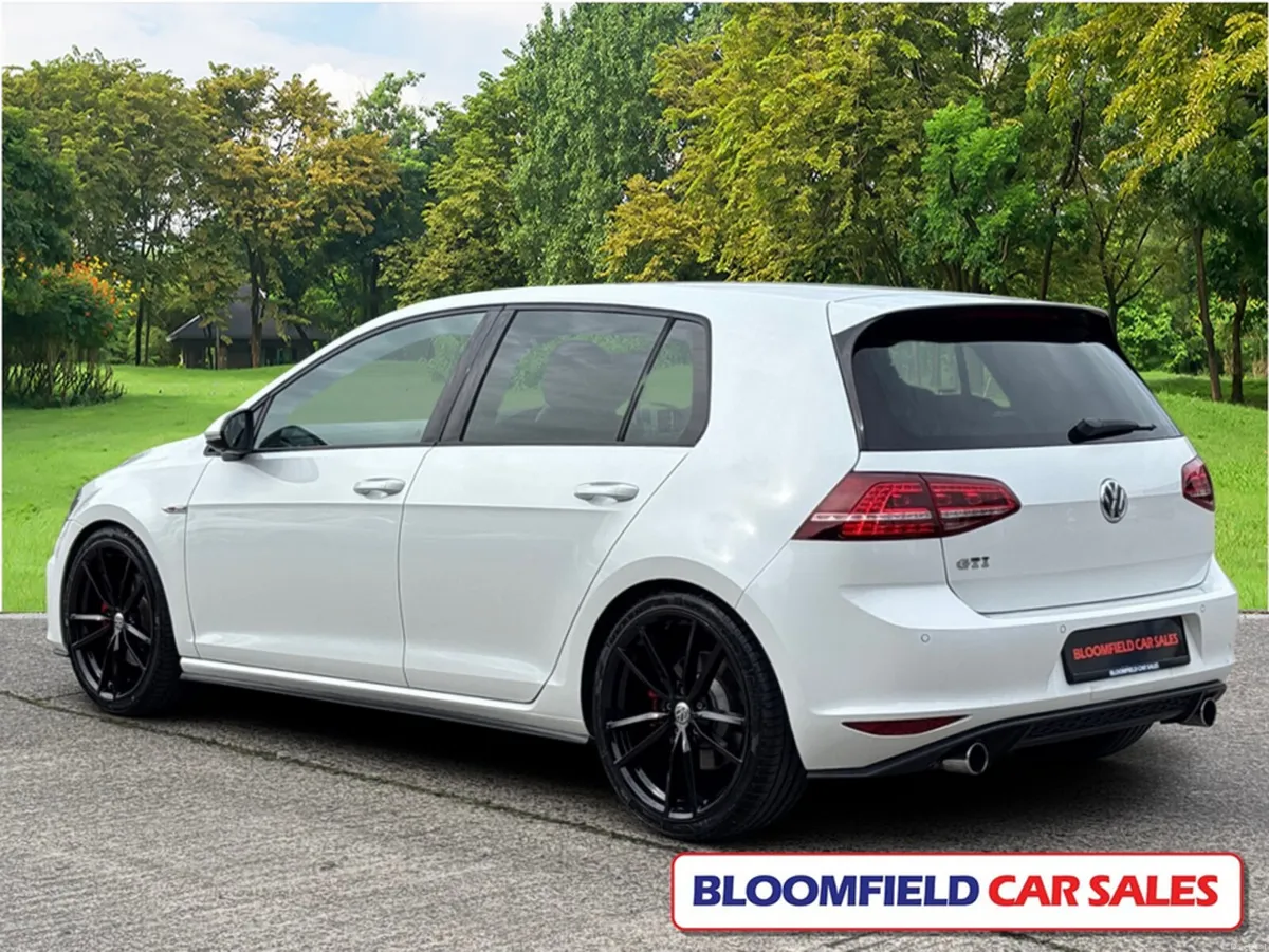 Volkswagen Golf GTI 2.0 , DSG // ULTRA LOW MILEAGE - Image 5