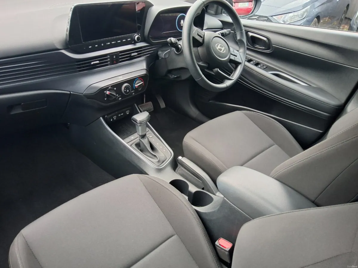 Hyundai i20 DELUXE PLUS AUTOMATIC - Image 6