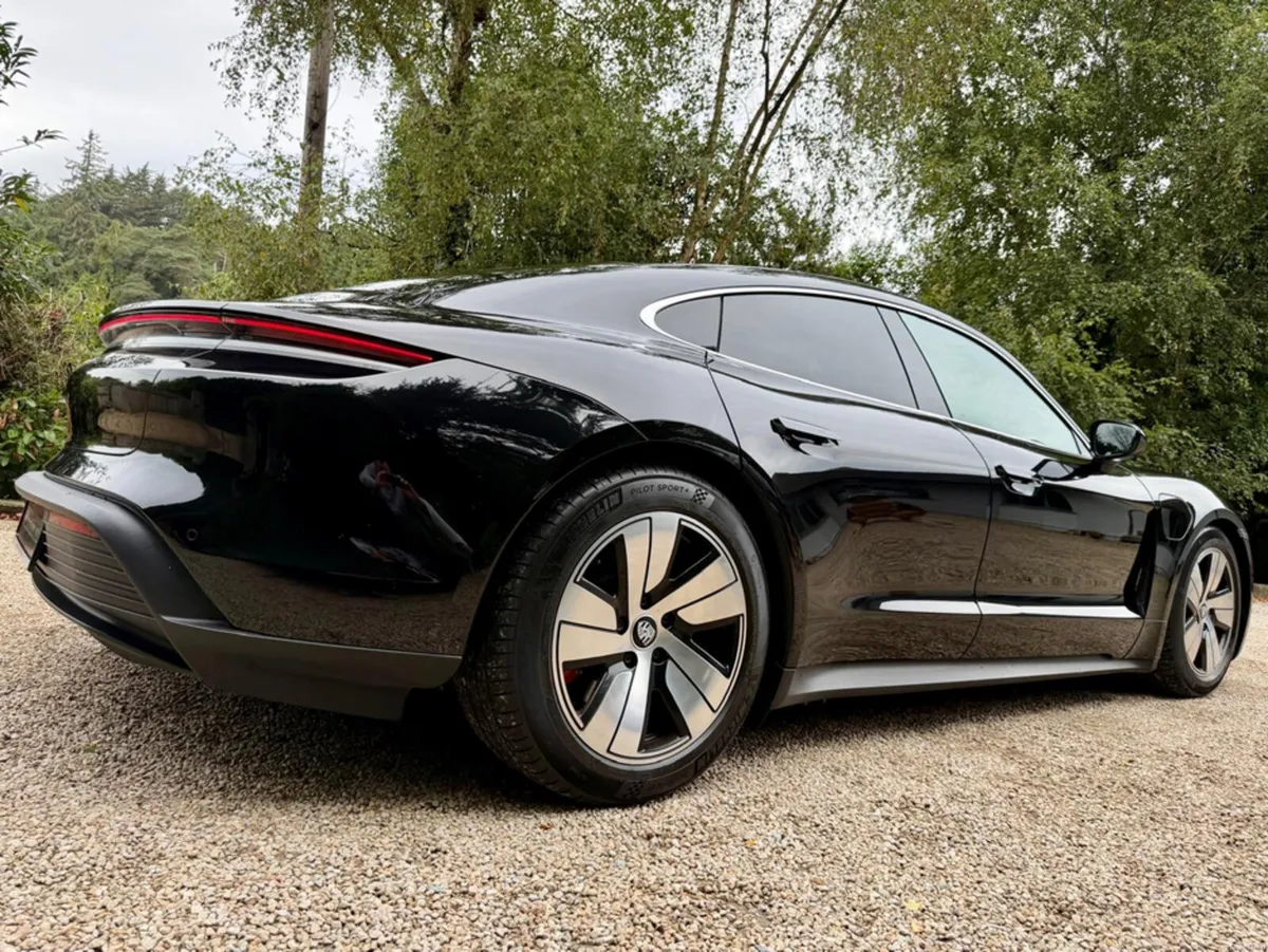Porsche Taycan 4S *563  bhp….Performance Battery P - Image 4