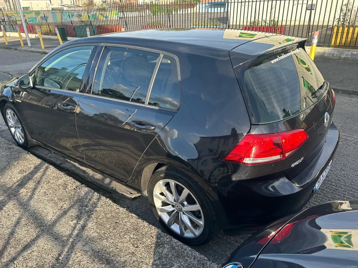 2016 Volkswagen Golf - Image 2