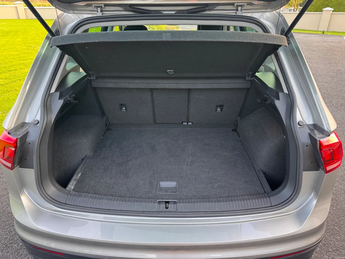 2018 Volkswagen Tiguan SE NAV Auto - Image 5
