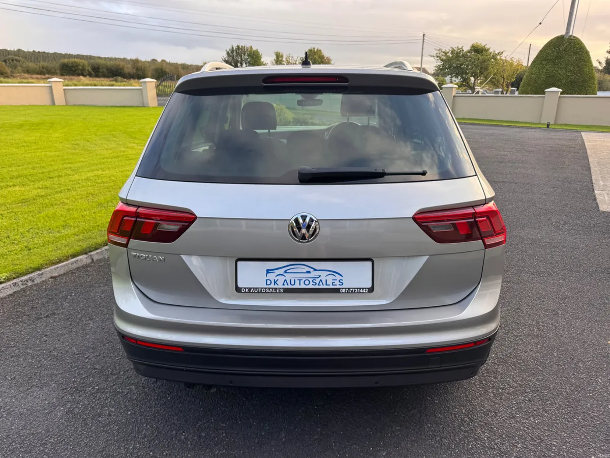 2018 Volkswagen Tiguan SE NAV Auto - Image 3