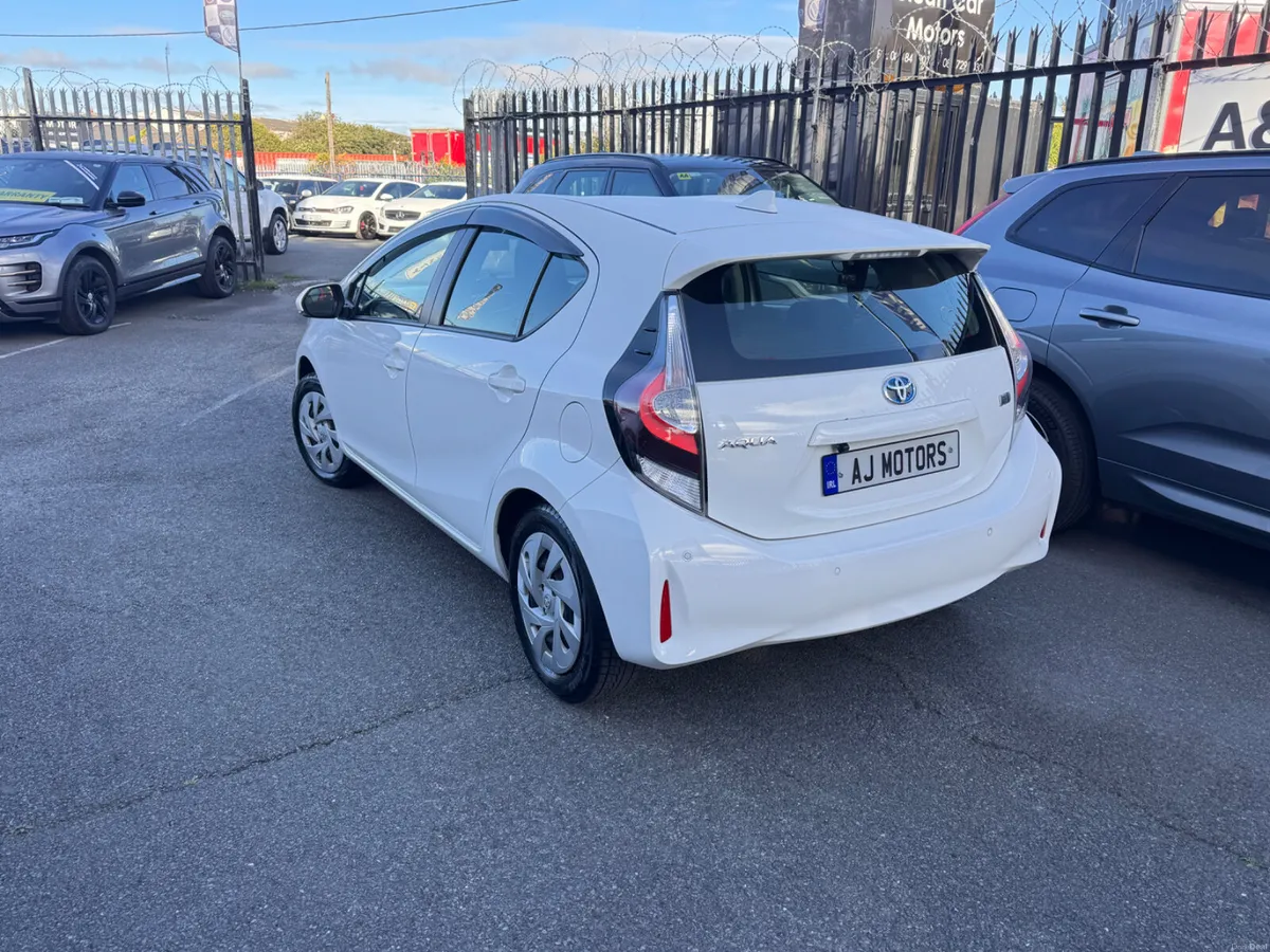 2021 TOYOTA AQUA 1.5 HYBRID - Image 4