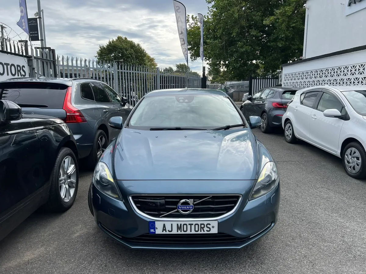 2015 VOLVO V40 AUTOMATIC - Image 3