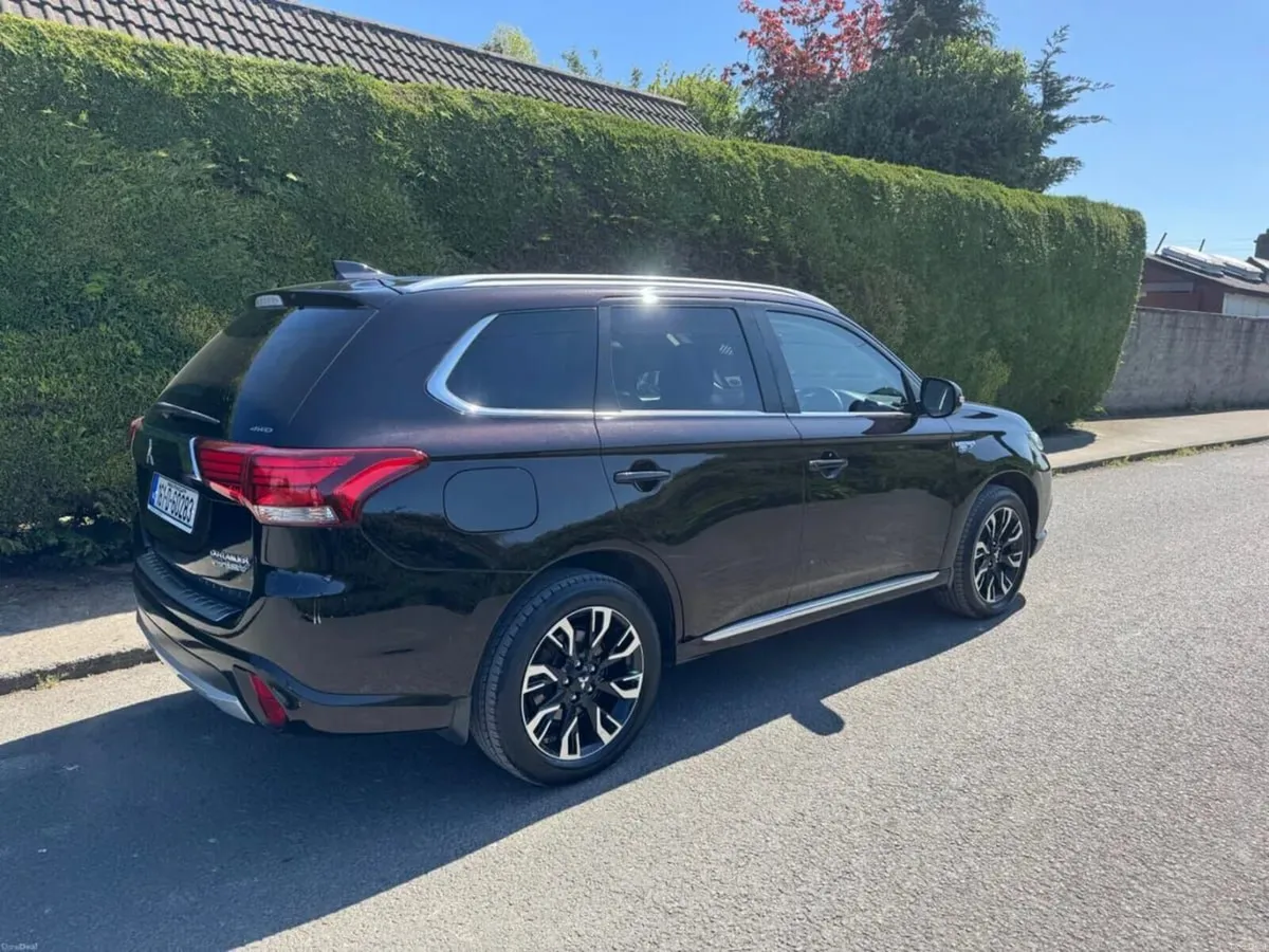 2016 Mitsubishi Outlander 4H PHEV - Image 5