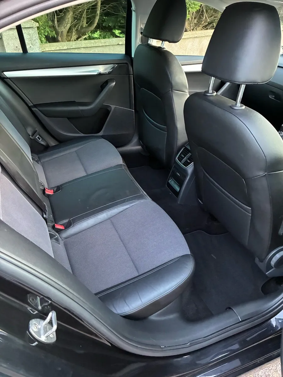 ŠKODA OCTAVIA 1.6 DIESAL FOR SALE - Image 6