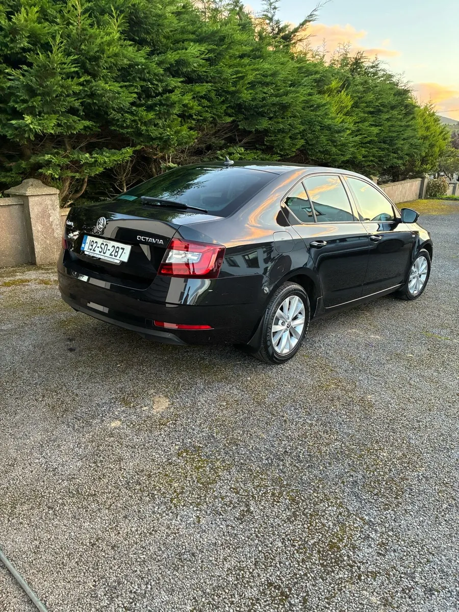 ŠKODA OCTAVIA 1.6 DIESAL FOR SALE - Image 3
