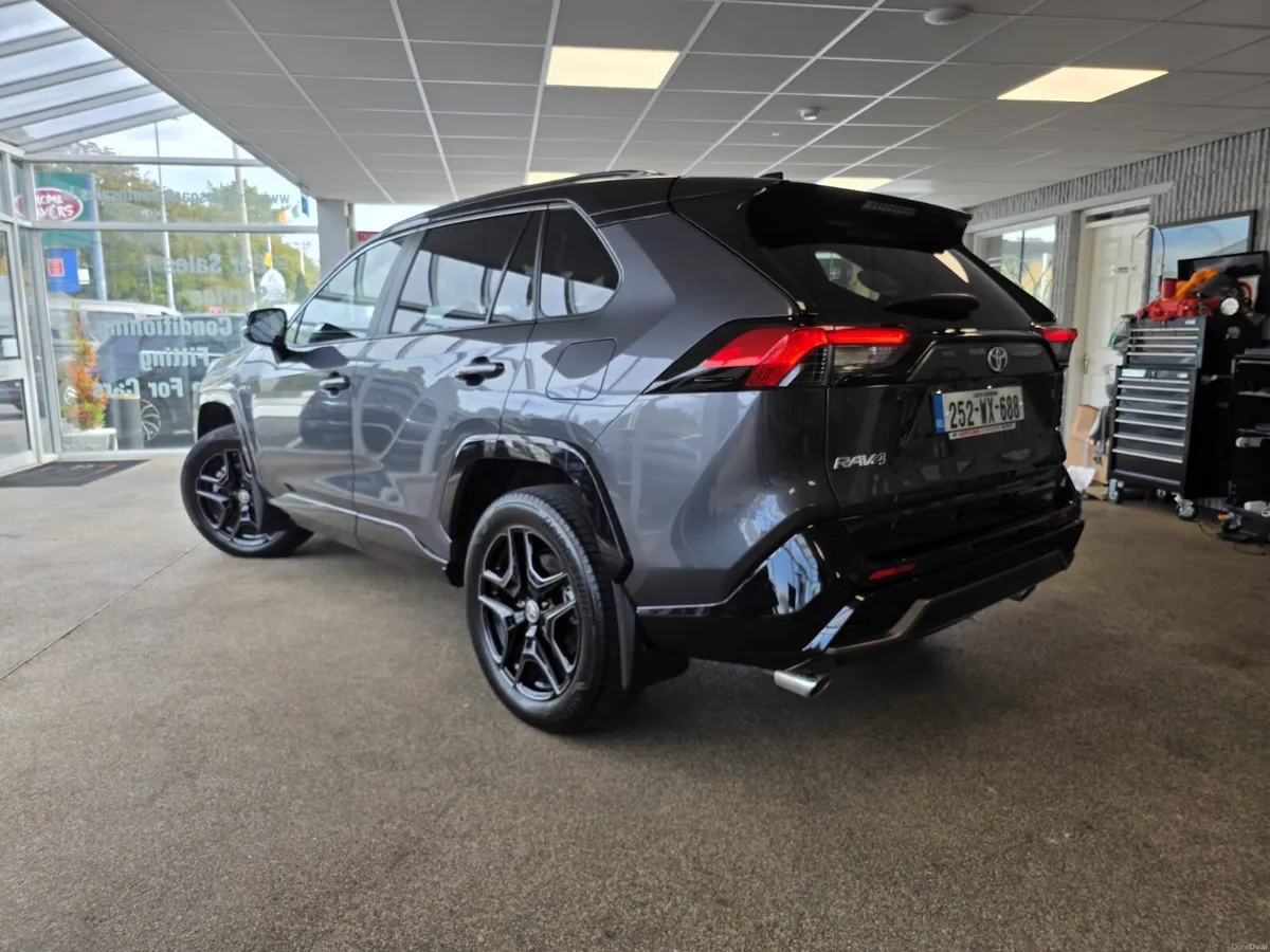 Toyota RAV4 2.5 PHEV AWD-i GR SPORT 2025 - Image 4