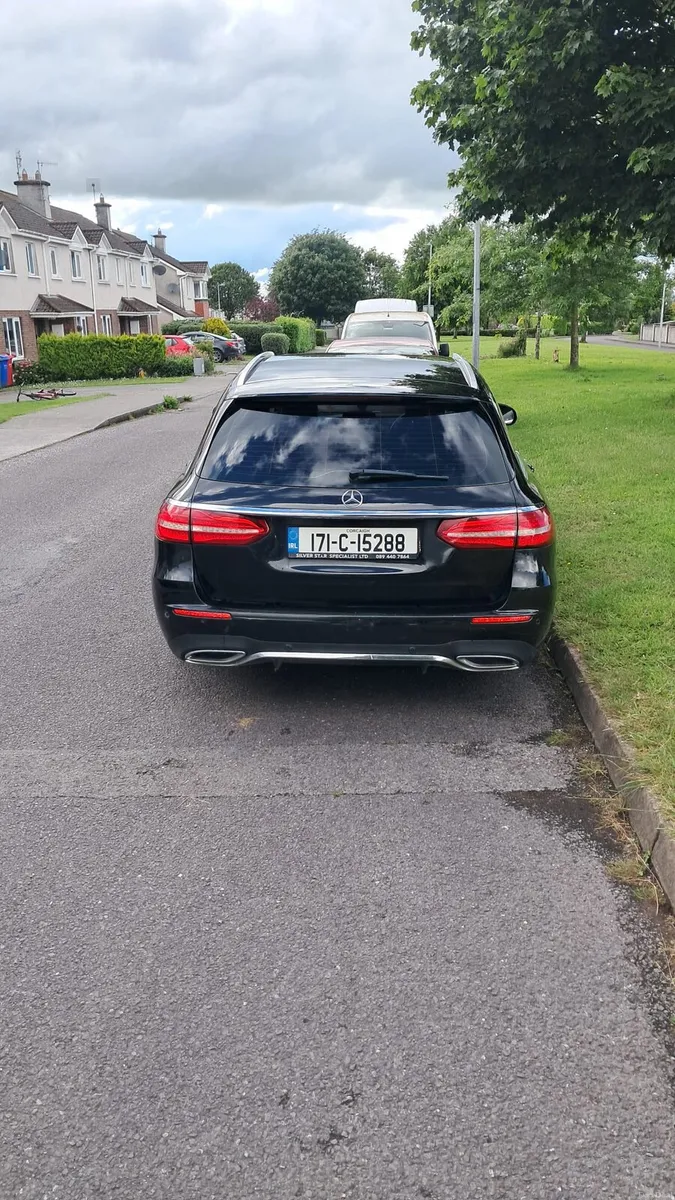 Mercedes E220d AMG - Image 3