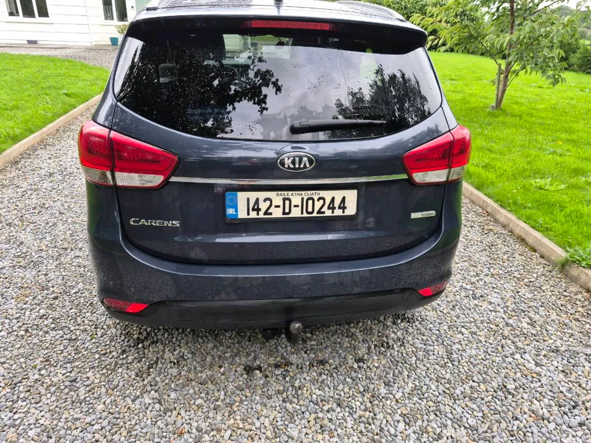 142 kia carens 1.7 platinum top spec - Image 3