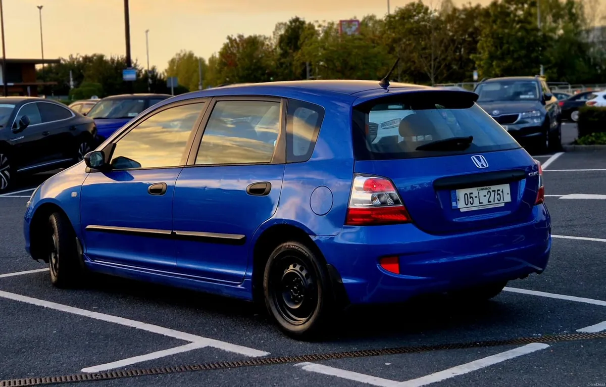2005 Honda Civic 1.4 Petrol Hatchback

240,000 km - Image 5