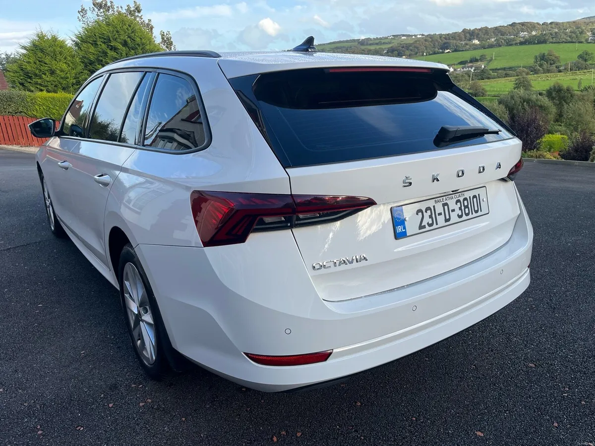 2023 Skoda Octavia c ambition 2.0TDI estate - Image 3