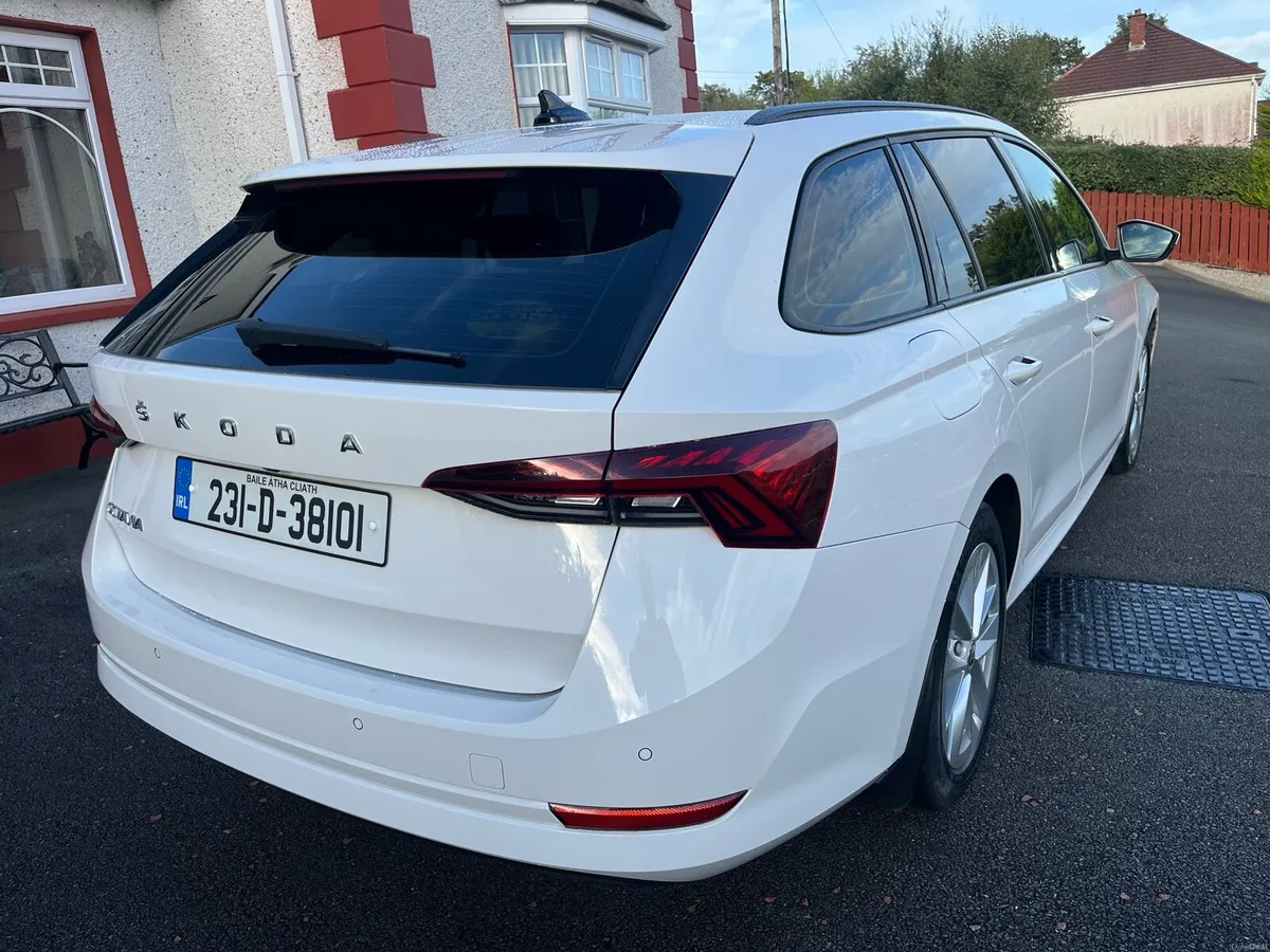 2023 Skoda Octavia c ambition 2.0TDI estate - Image 4