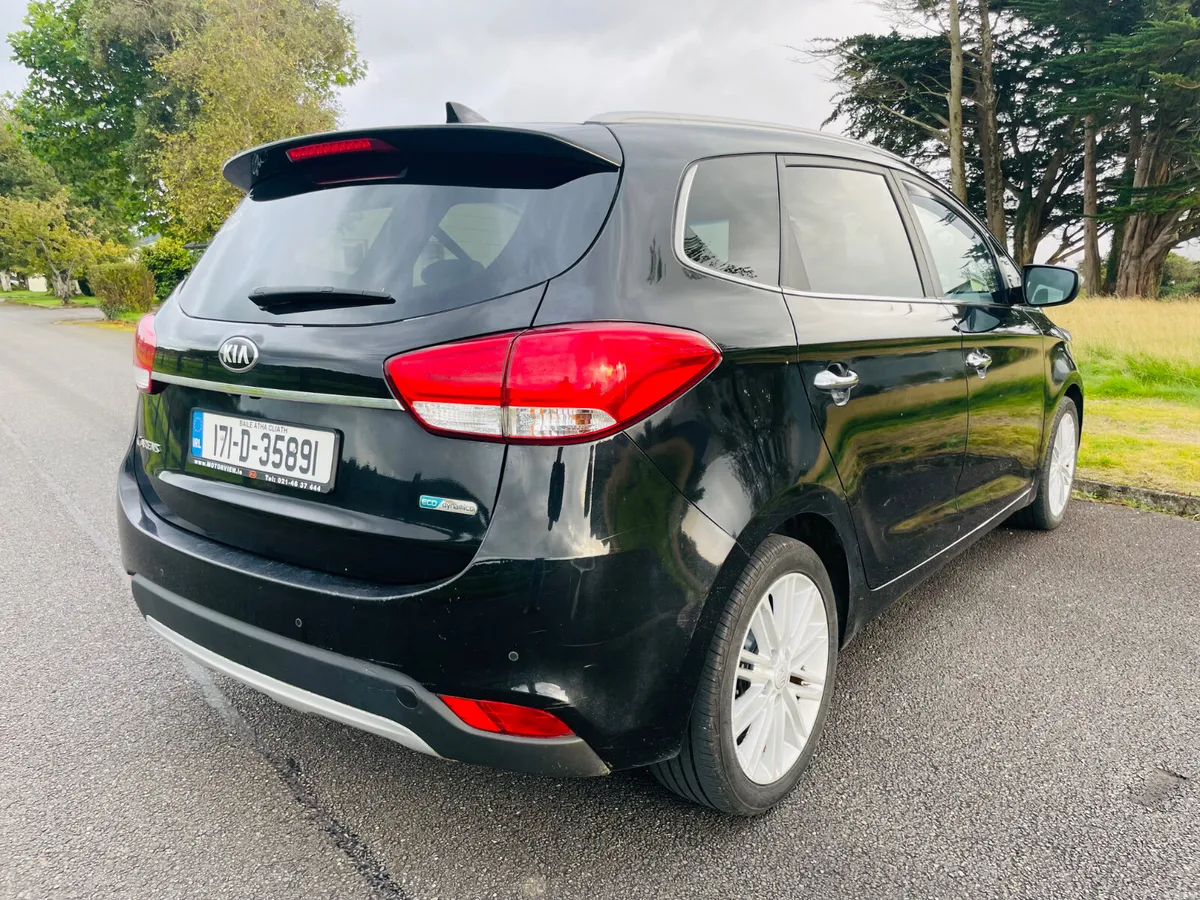 2017 Kia Carens 1.7.. Low Mileage & 2 year NCT - Image 4