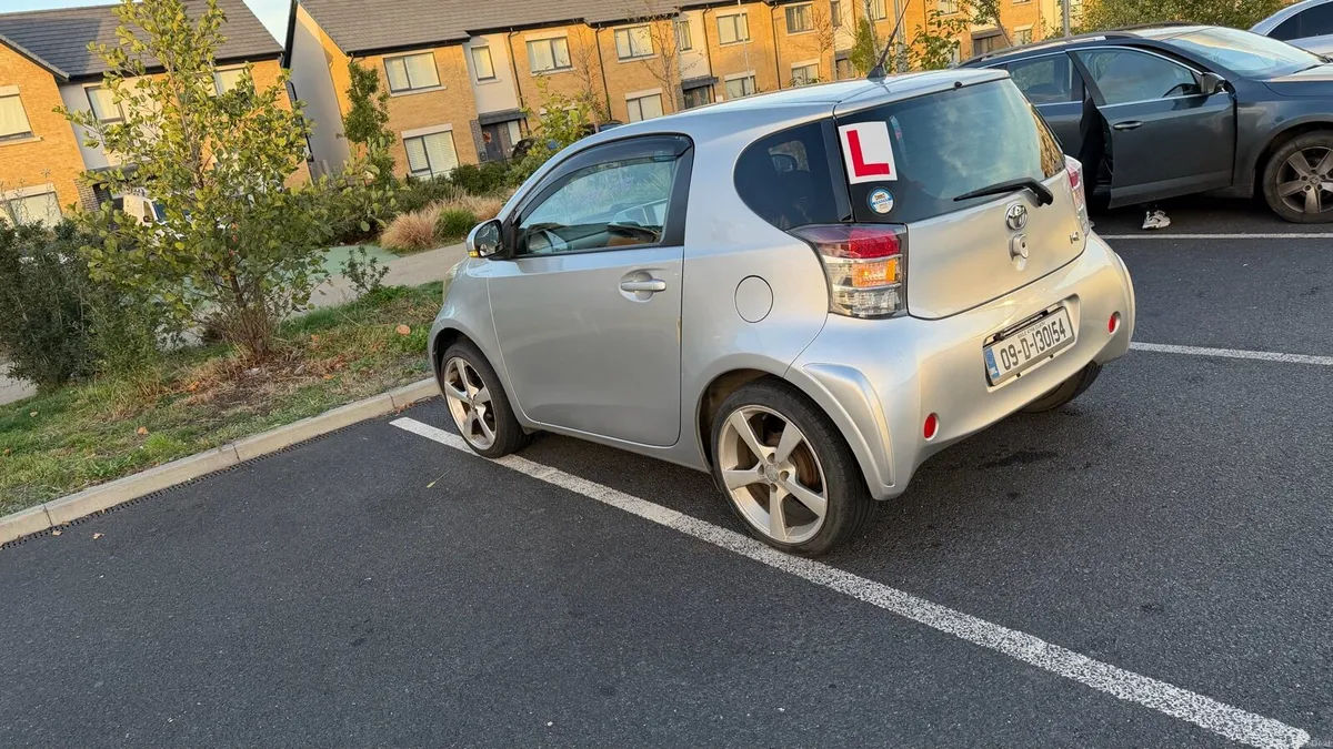 Toyota IQ automatic - Image 5