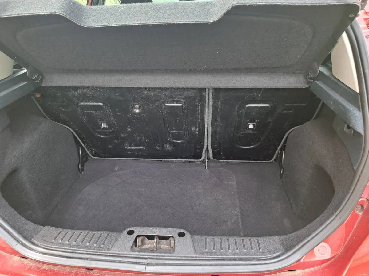 Ford fiesta - Image 5