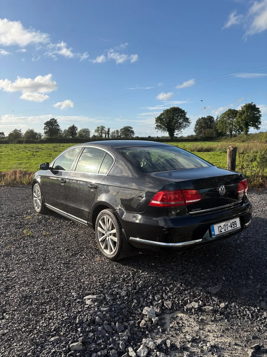 Volkswagen Passat - Image 2