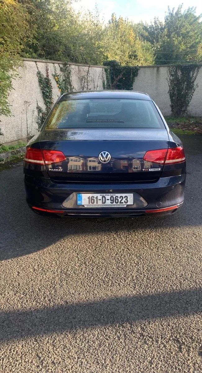 Volkswagen Passat 2016 - Image 2