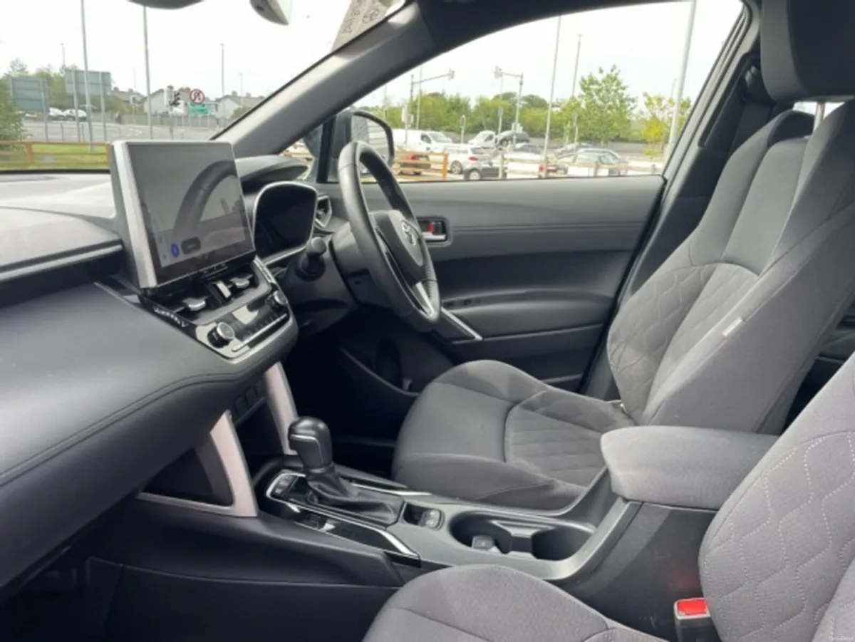 Toyota Corolla Cross CROSS - Luna - 1.8 Hybrid- Au - Image 6
