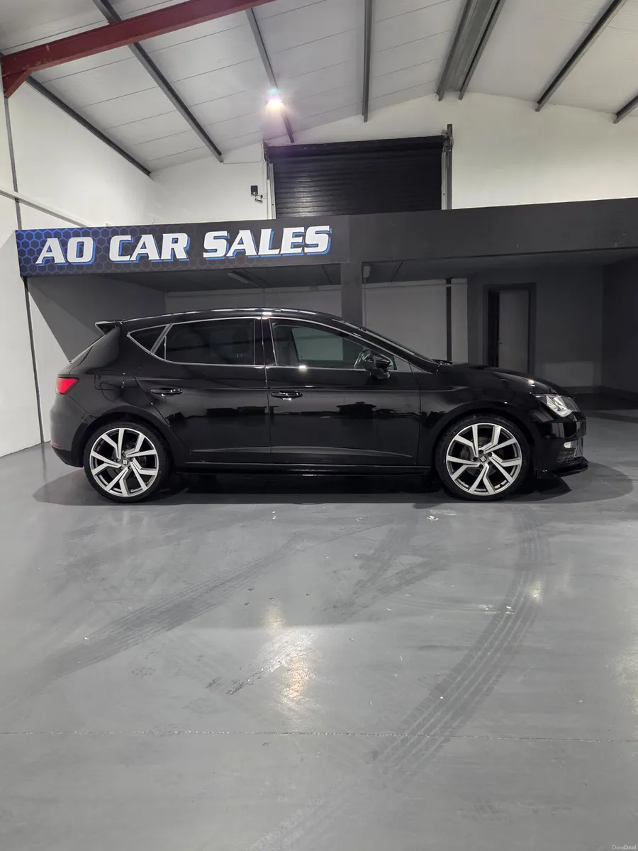 SEAT LEON 1.6 TDI SE DYNAMIC DSG - Image 4