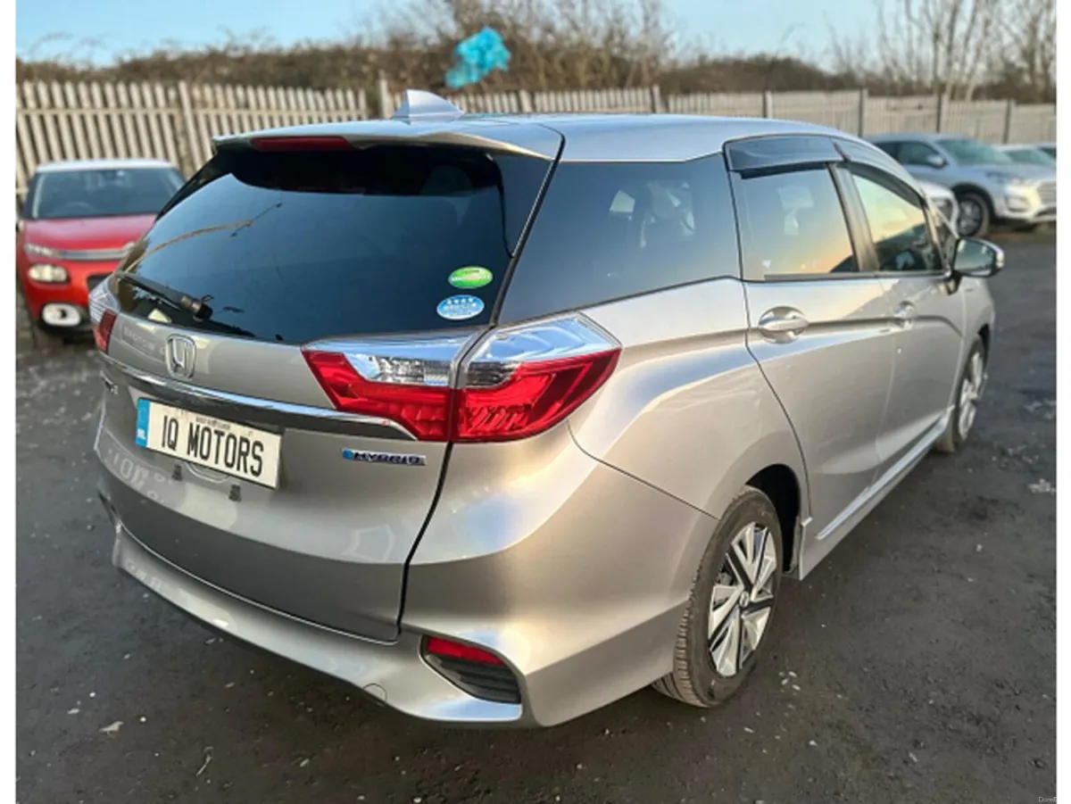 Honda Shuttle 1.5 Automatic petrol hybrid - Image 4
