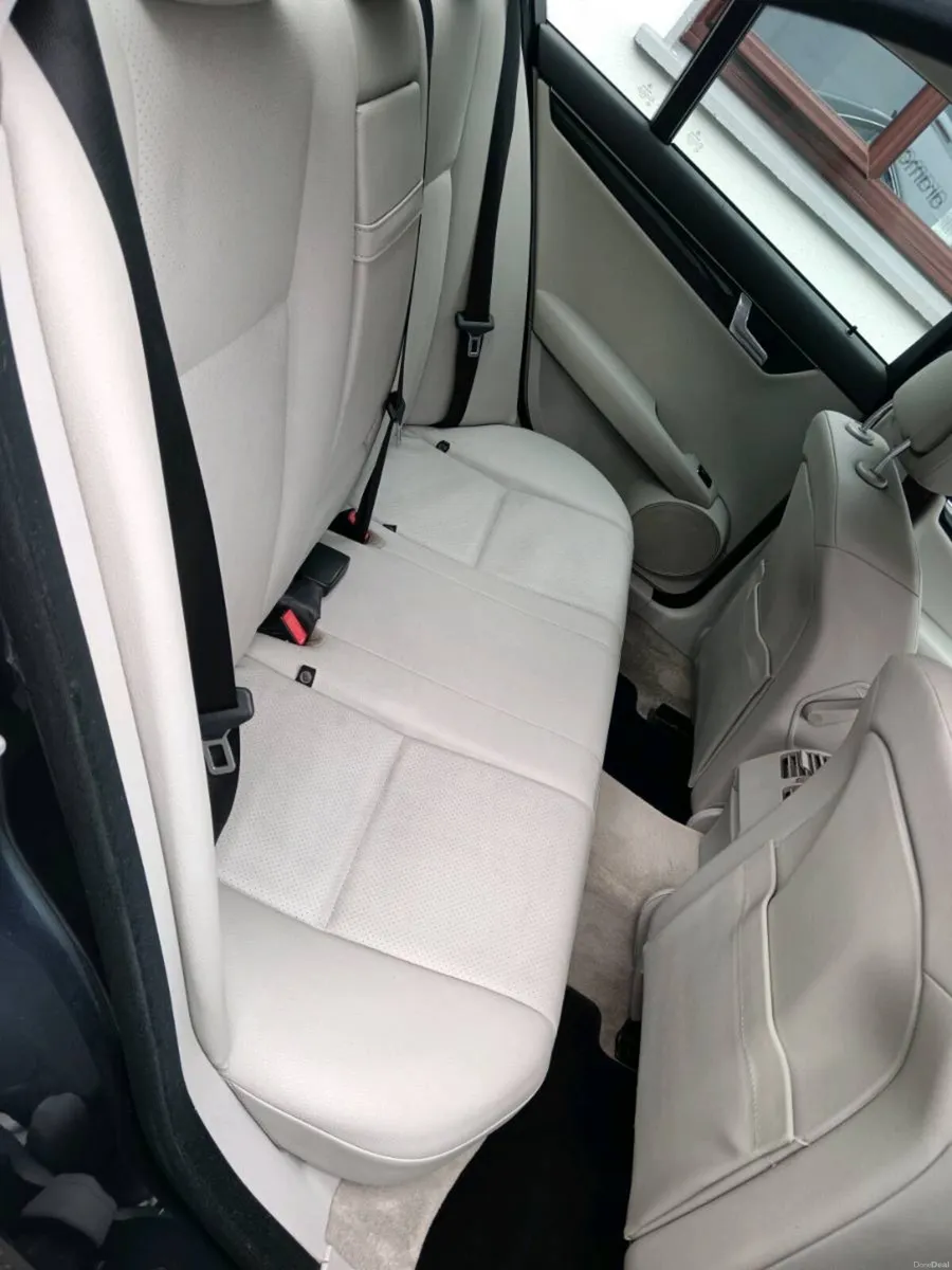 C class Merc automatic - Image 5