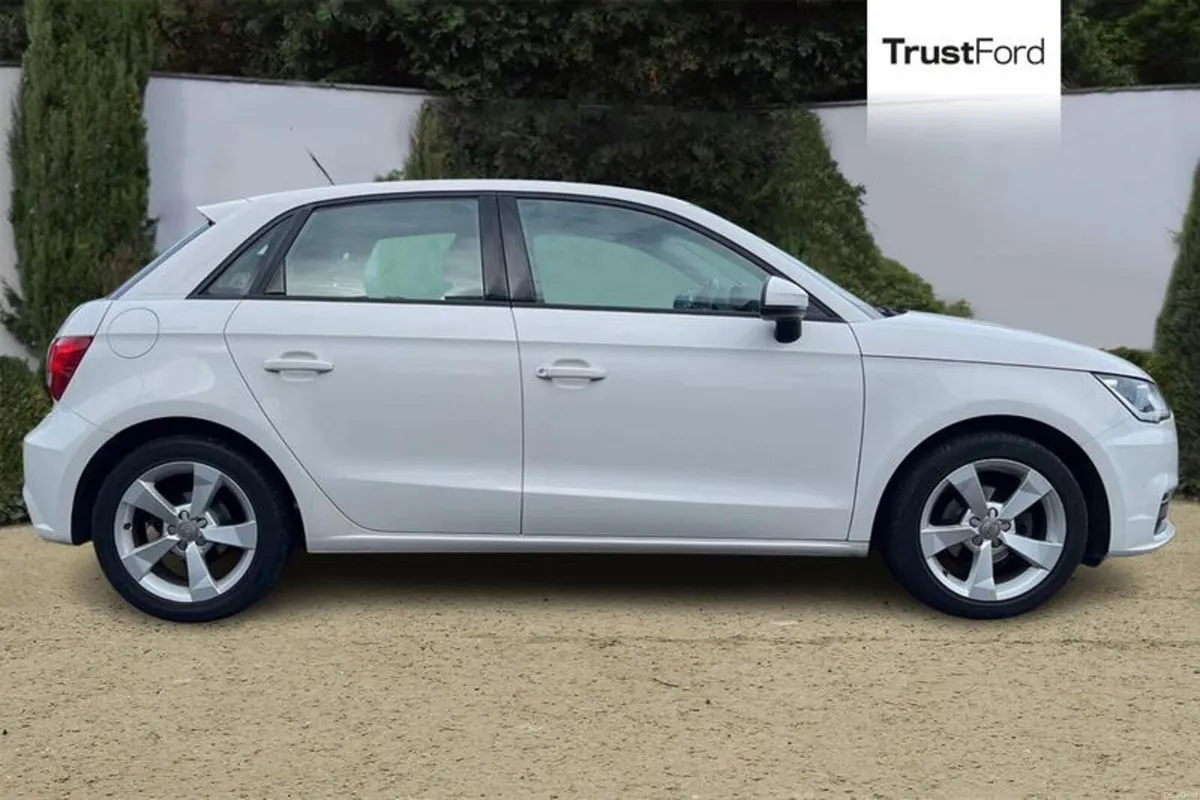 Audi A1 1.0 TFSI Sport Nav 5dr - Image 3