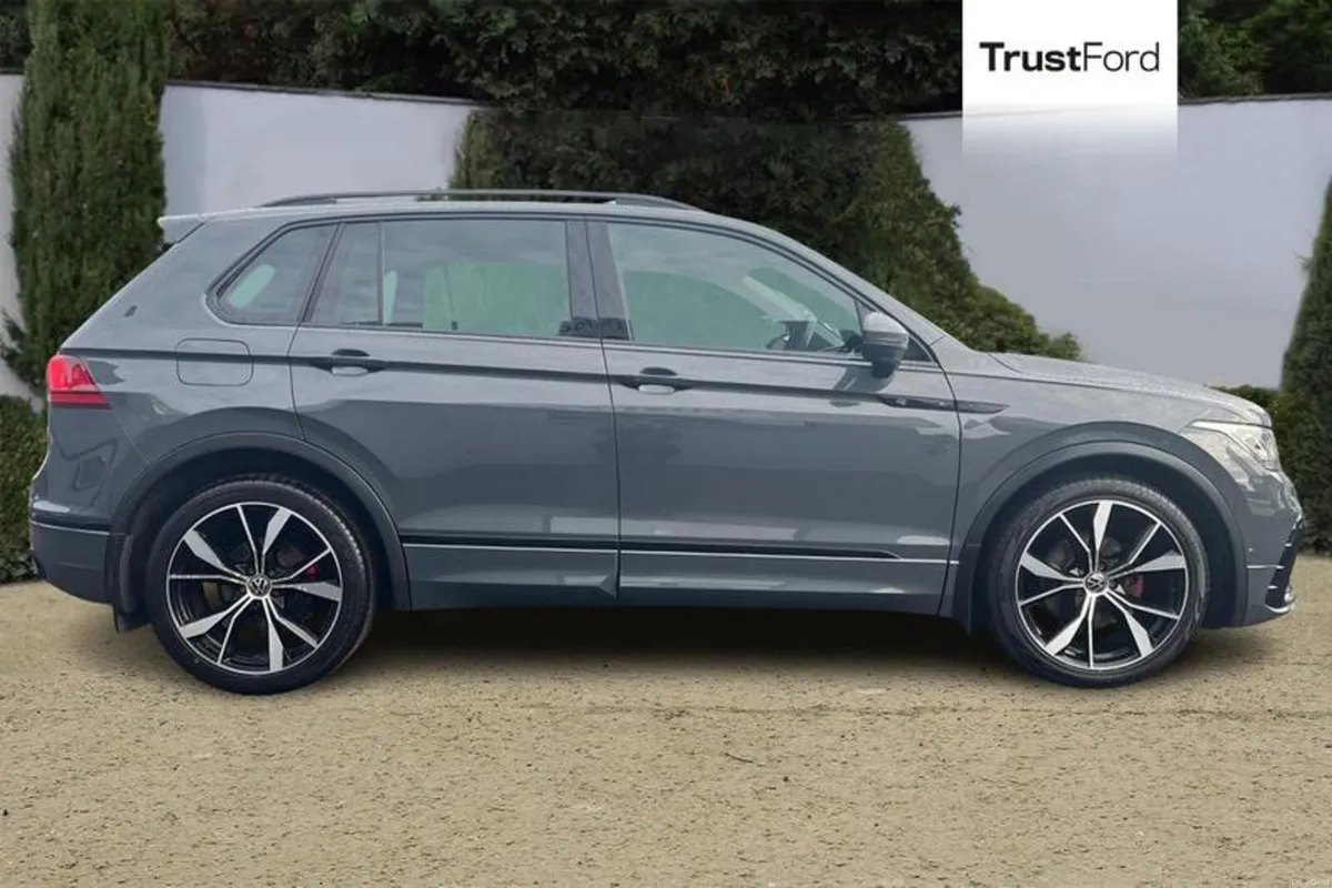 Volkswagen Tiguan 2.0 TDI 4Motion R-Line 5dr DSG - Image 3