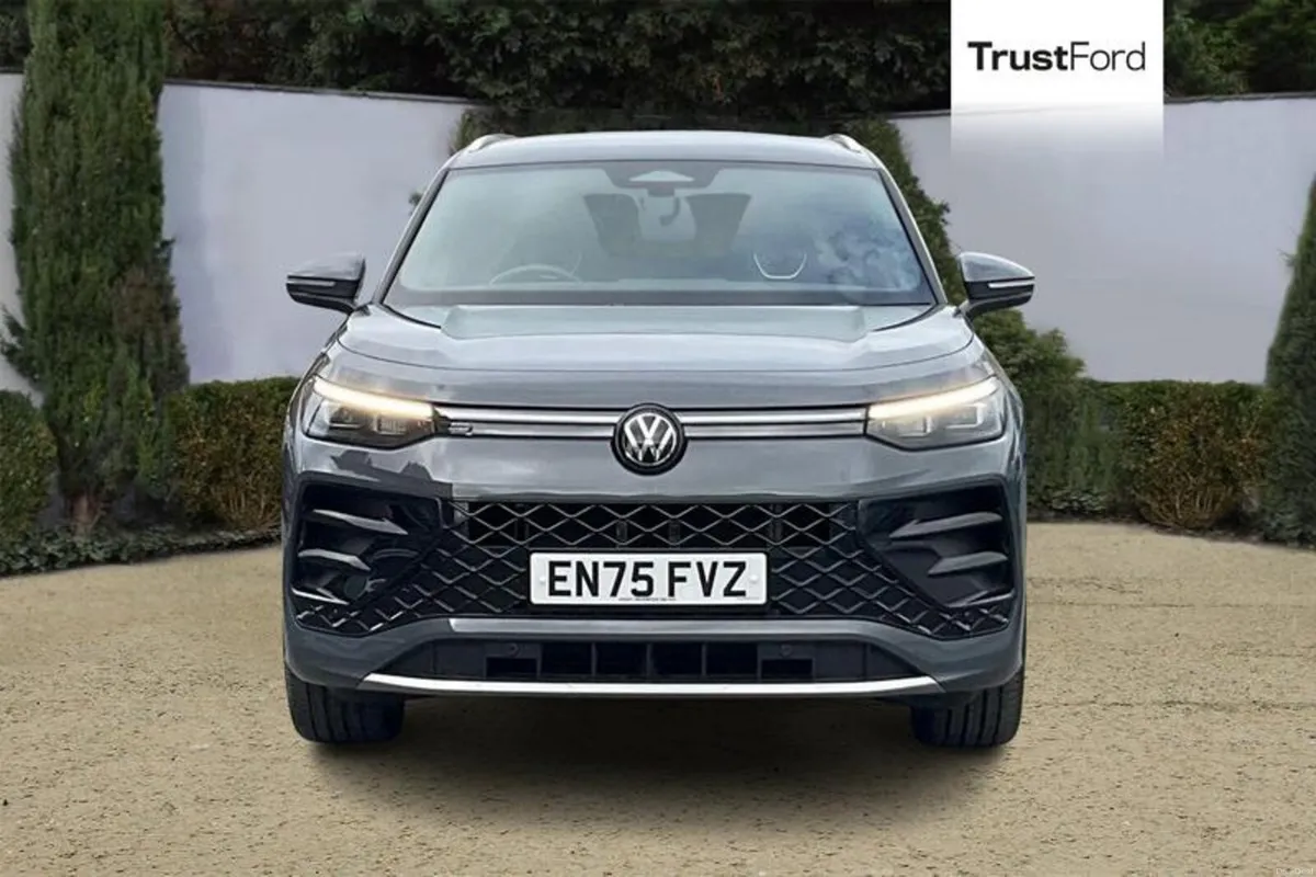 Volkswagen Tayron 1.5 TSI eHybrid R-Line 5dr DSG6 - Image 6
