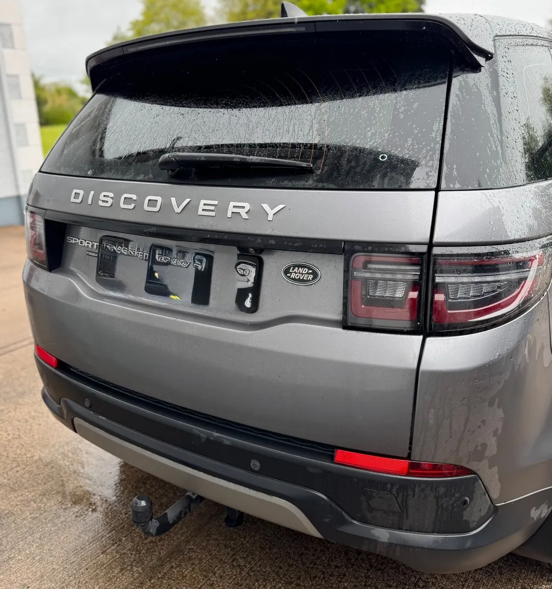 Land Rover Discovery Sport 2023 - Image 2