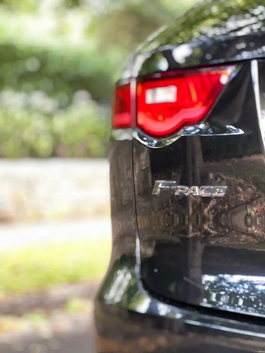 Jaguar F-pace R SPORT HIGH SPEC (NCT+Low mileage) - Image 4