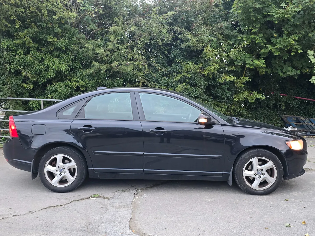 €2222 Volvo S40 2010 petrol ⛽️ nct&tax €2222 - Image 4