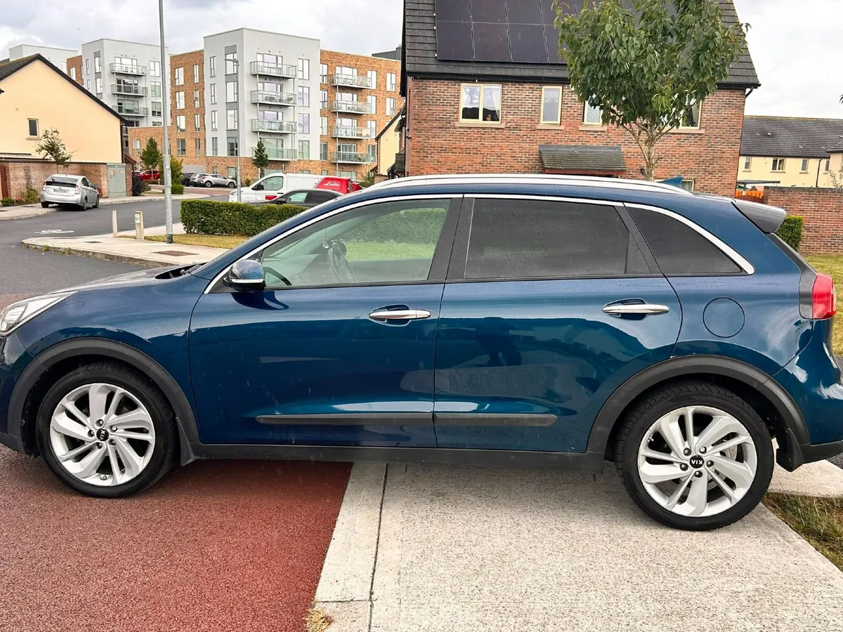 Kia Niro 2016 - Image 2