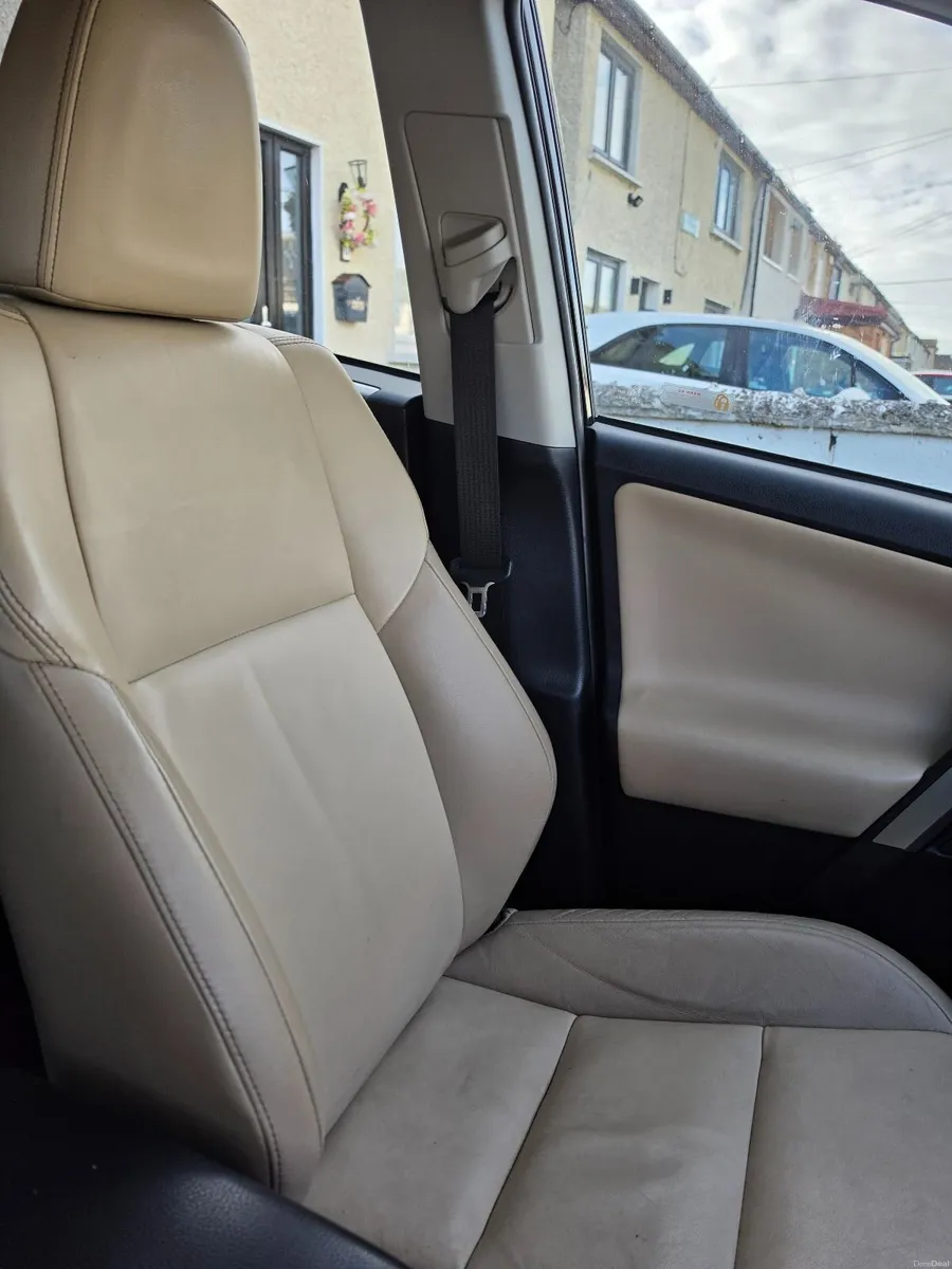 Toyota RAV4 2015 - Image 4