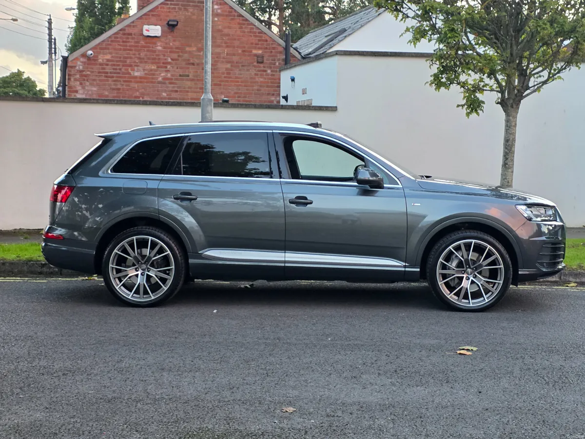 Audi Q7 S-Line **Pan Roof** Quattro 2016 - Image 6
