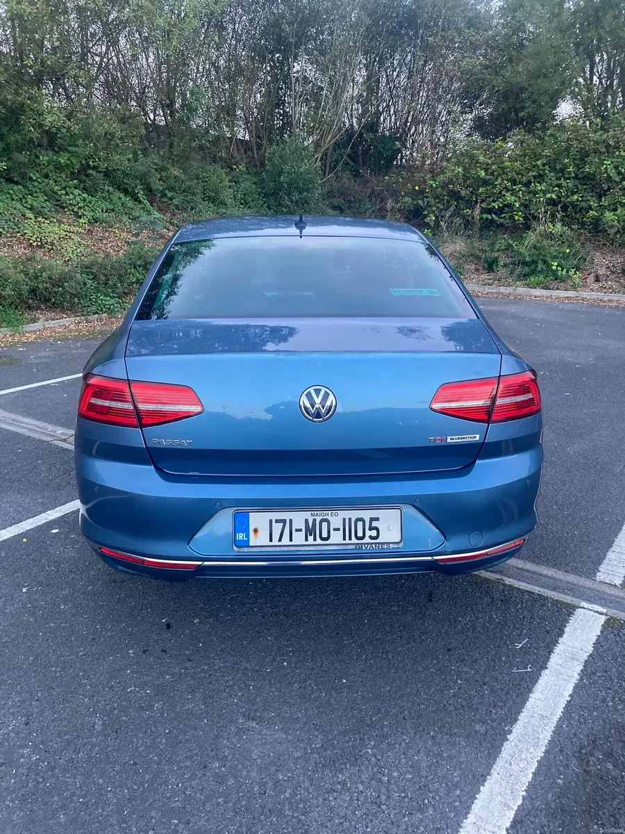Volkswagen Passat - Image 2