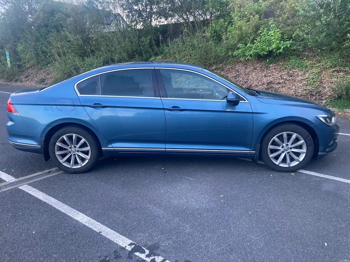 Volkswagen Passat - Image 3