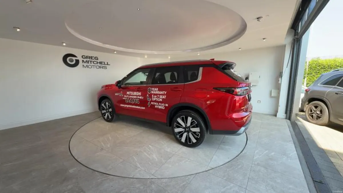 Mitsubishi Outlander 2.4 PHEV Nativa 5dr Auto - Image 5