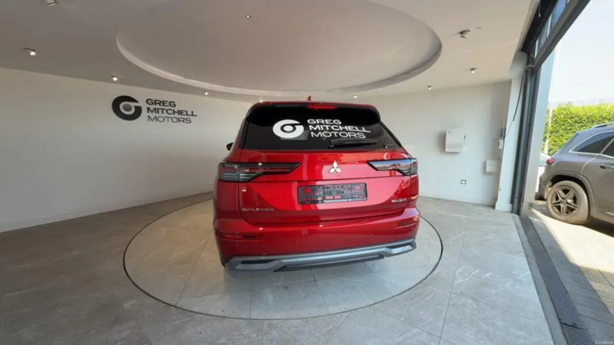 Mitsubishi Outlander 2.4 PHEV Nativa 5dr Auto - Image 6