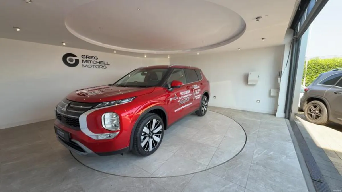 Mitsubishi Outlander 2.4 PHEV Nativa 5dr Auto - Image 3