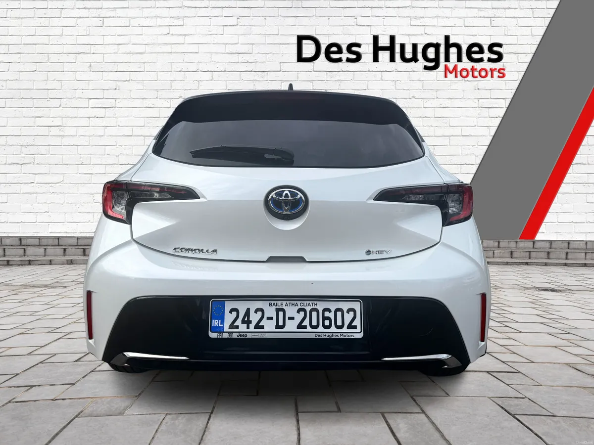 Toyota Corolla 2024 Luna Sport Hatch - Image 4